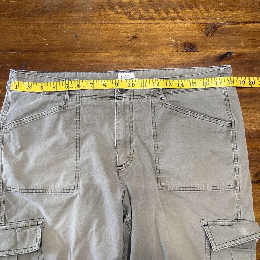L.L. Bean Favorite Fit Cargo Pants Women's 16 Dusty Olive Canvas Utility - Picture 7 of 15